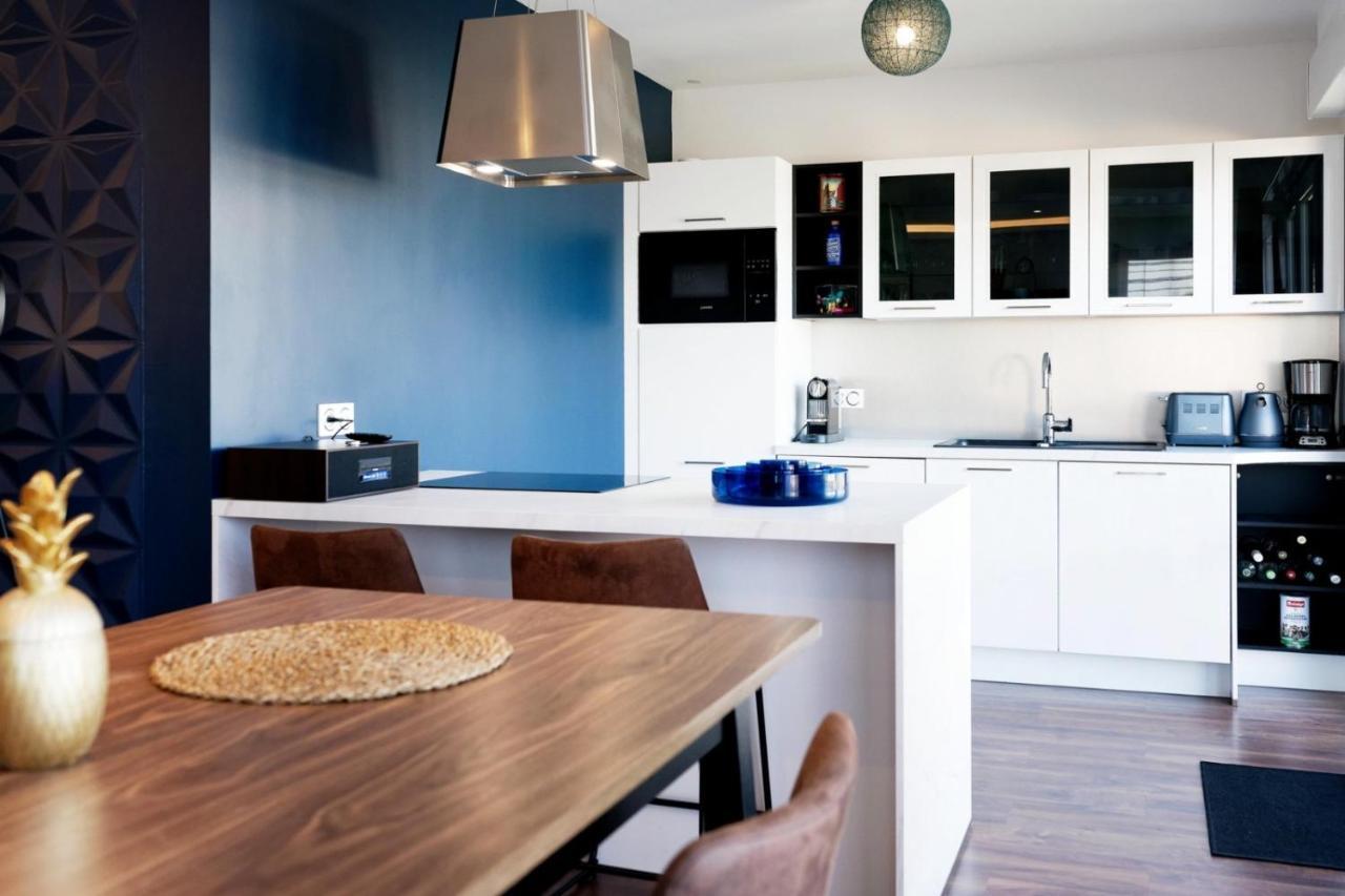 Le Luxe & Votre Vue A Riva Bella Apartment