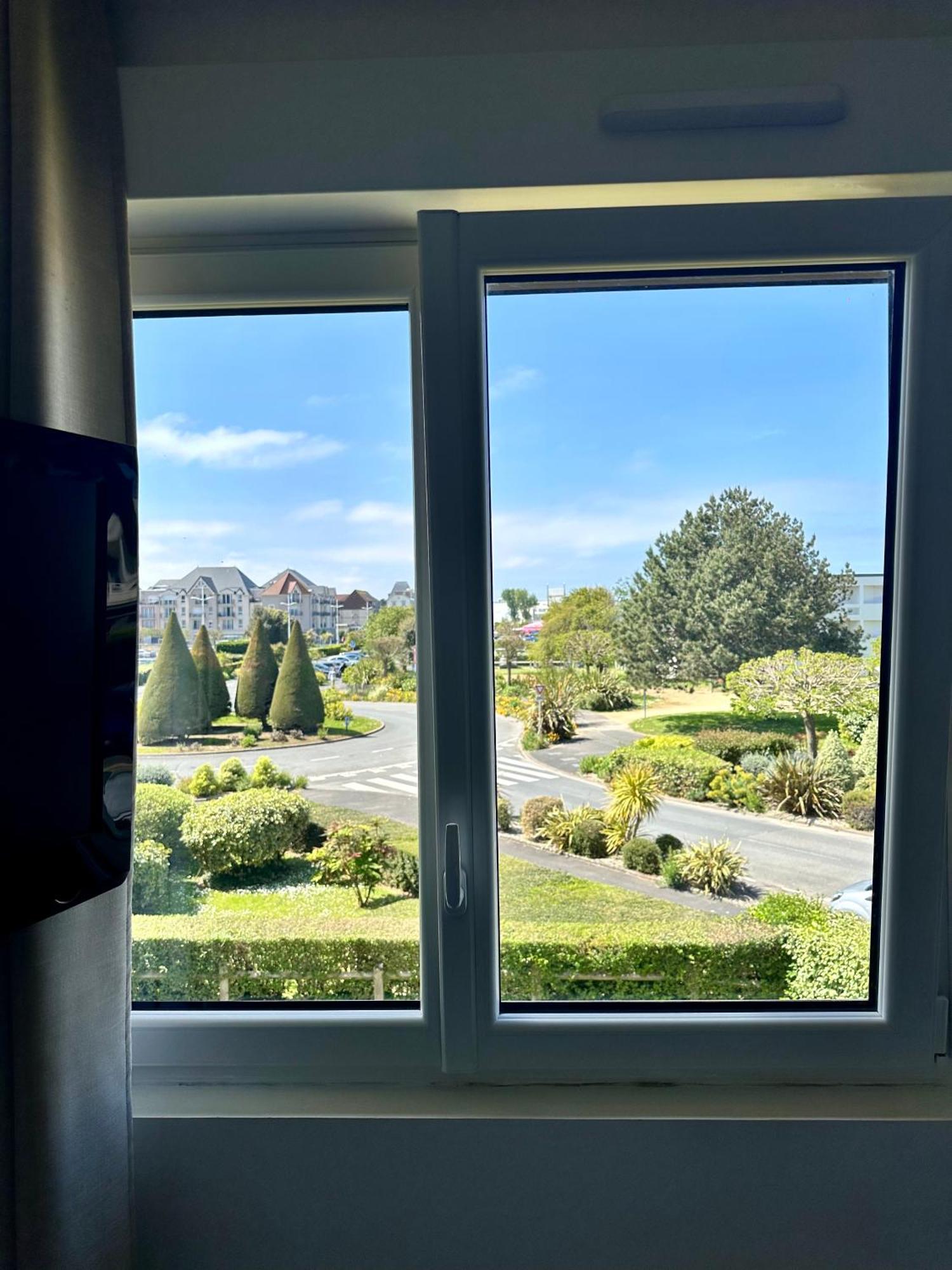 Le Luxe & Votre Vue A Riva Bella Apartment Ouistreham